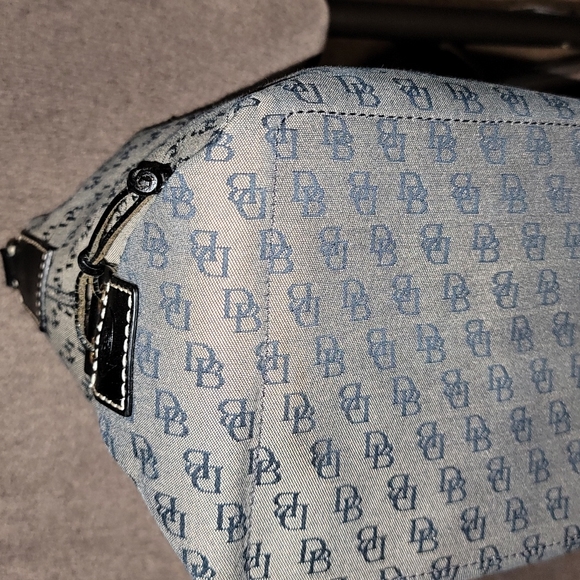 Dooney and Bourke bag - Picture 15 of 15